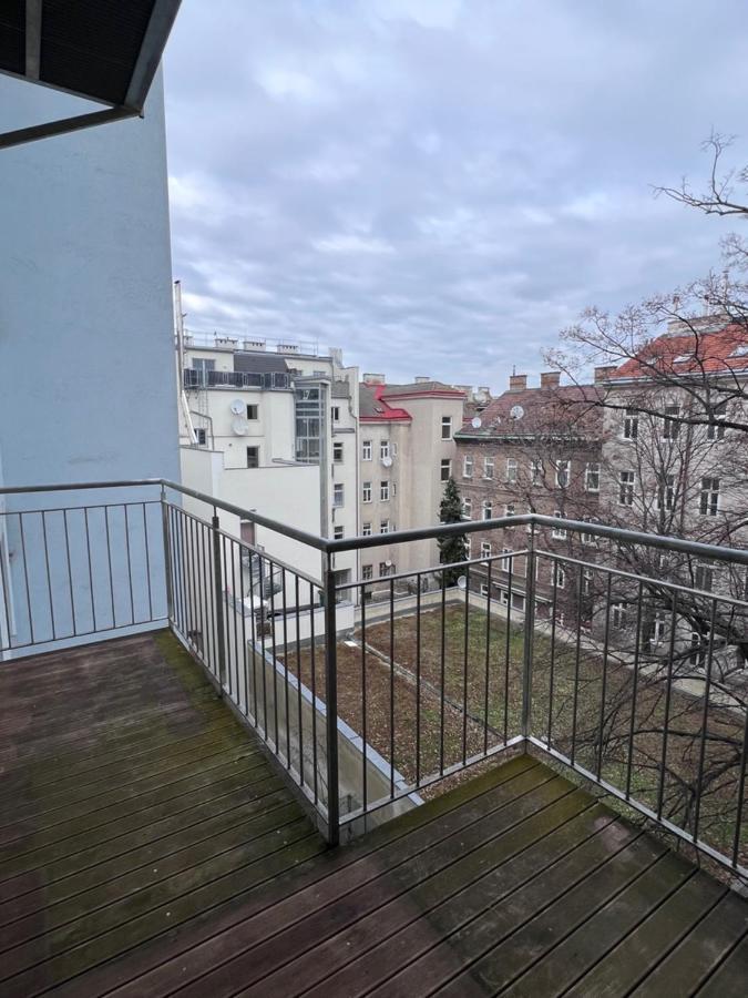 Delightful 1 Bedroom Near Schoenbrunn And Westbahnhof With Big Porch Vienna Exterior photo