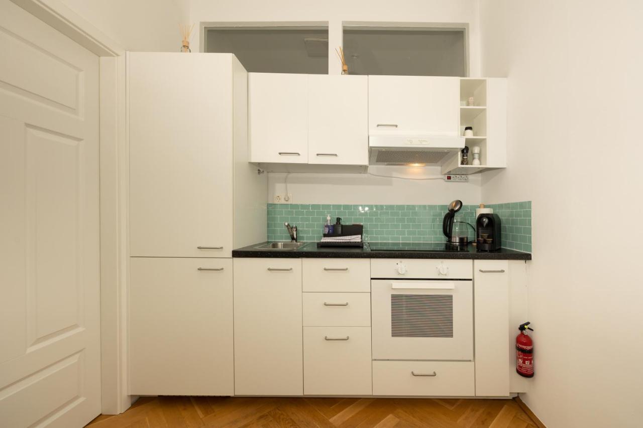 Delightful 1 Bedroom Near Schoenbrunn And Westbahnhof With Big Porch Vienna Exterior photo